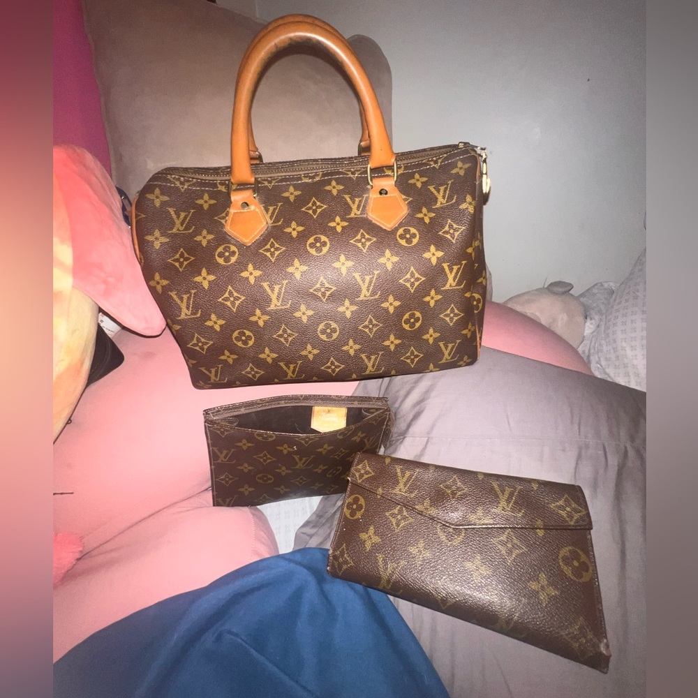 Vintage Louis Vuitton Set handbag with toiletry pouch, wallet & checkbook